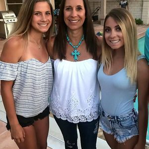 Meet your Posher, Victoria